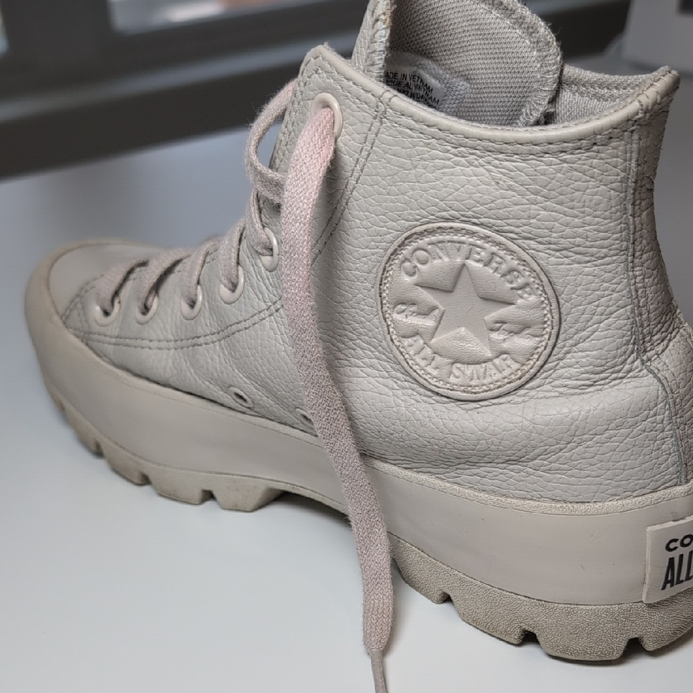 Converse Women's Leather High-Top Sneakers - Cream Size 8 - Picture 3 of 7